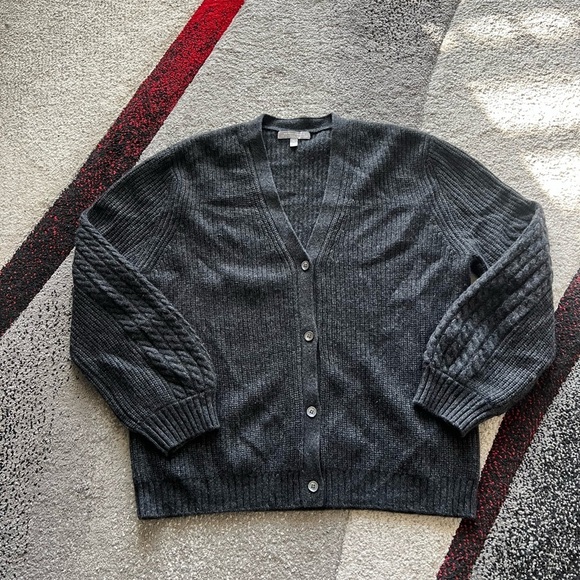 Neiman Marcus The Cashmere Collection Grey V Neck Button Up Cardigan - Picture 1 of 4